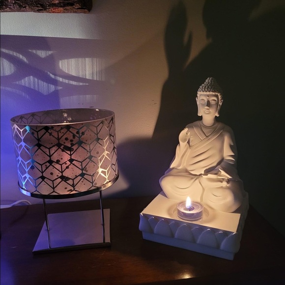 PARTYLITE RESIN BUDDHA  TEALIGHT HOLDER - Picture 1 of 3